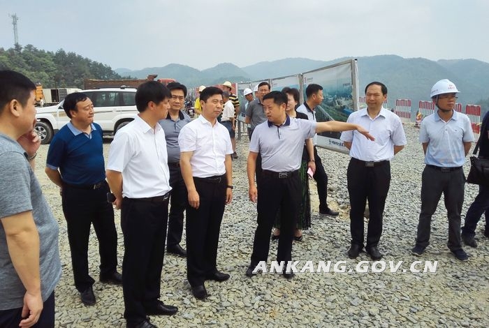何邦军带队赴十堰市考察学习高铁建设