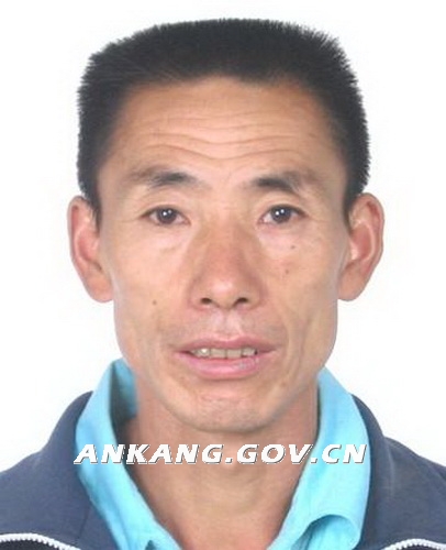 鄢功林 平利县三阳镇尚家坝村五组组长