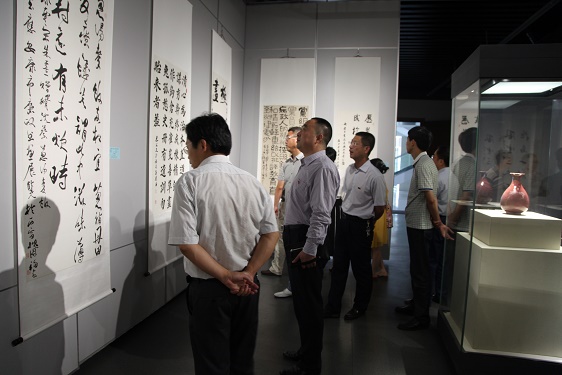 市卫生计生局 组织参观“清风杯”廉政书画展